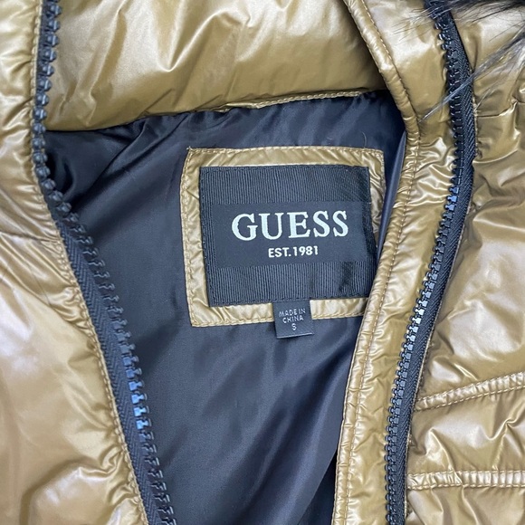 GUESS NWT Belted Olive Faux Fur Hood Puffer Jacket “English Cake,” Size S - Picture 3 of 10